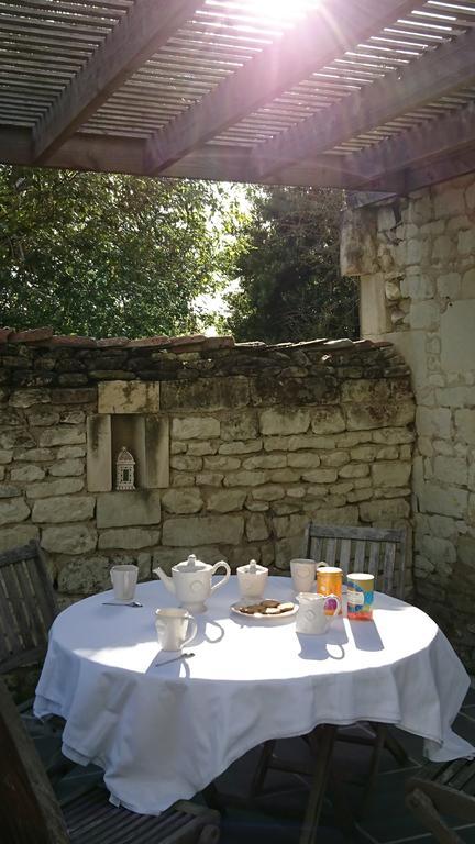 L'Olivier Villa Monts-sur-Guesnes Bagian luar foto