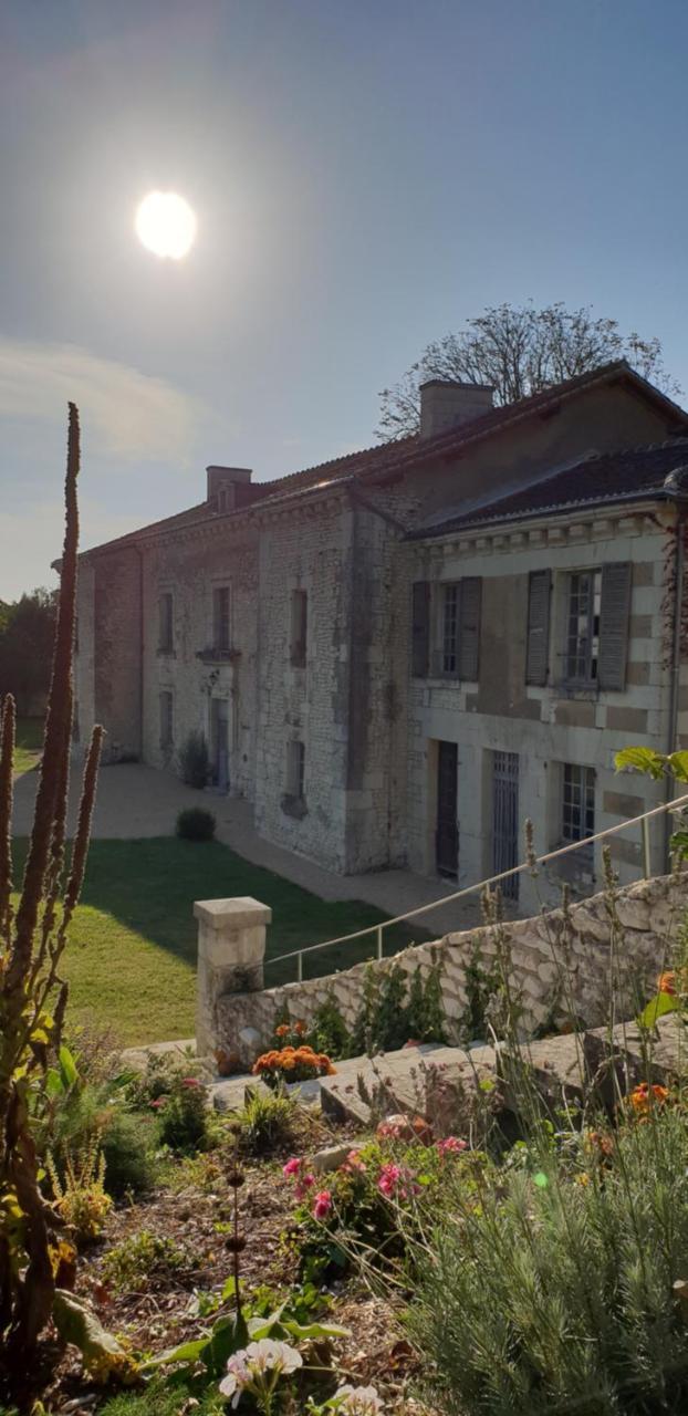 L'Olivier Villa Monts-sur-Guesnes Bagian luar foto
